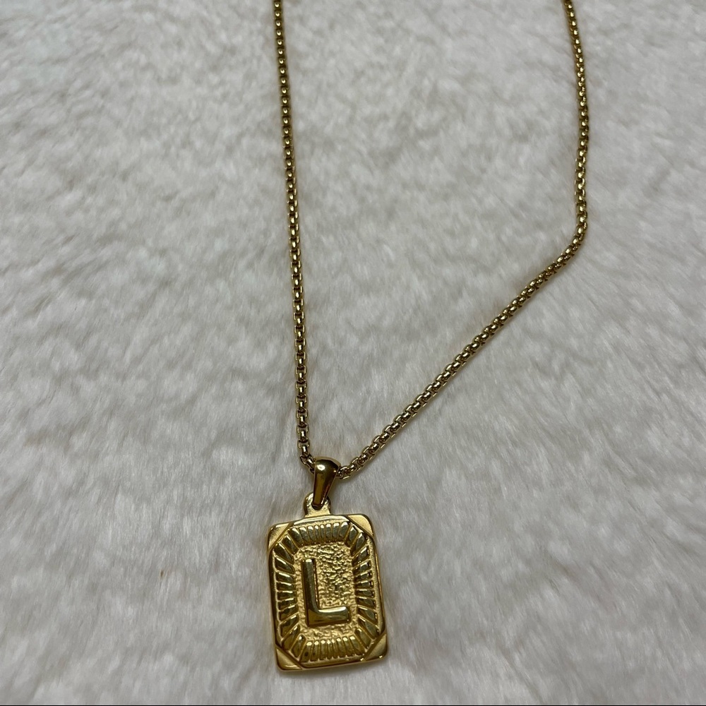 COPY - L, R Initial Necklace_Square Shape - Picture 3 of 7
